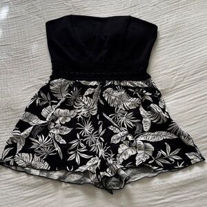 Streetwear society black with white tropical print romper
